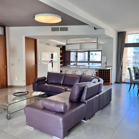 3 Double Bedroom Apartment *