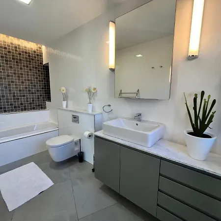 3 Double Bedroom * San Ġiljan