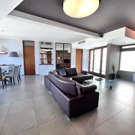 Apartment 3 Double Bedroom